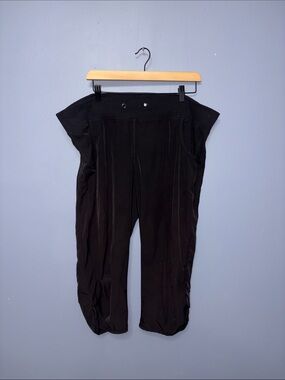 ACX • Black Capris